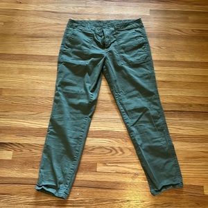 Women’s SIZE 2, brand- sanctuary, midrise skinny cargo pant, army green